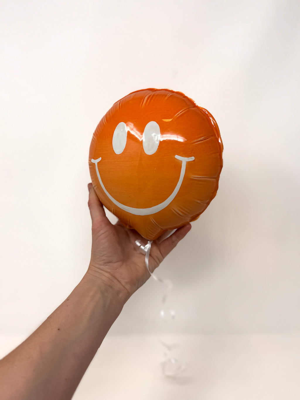 Large Smiley Balloon: Orange Ombre