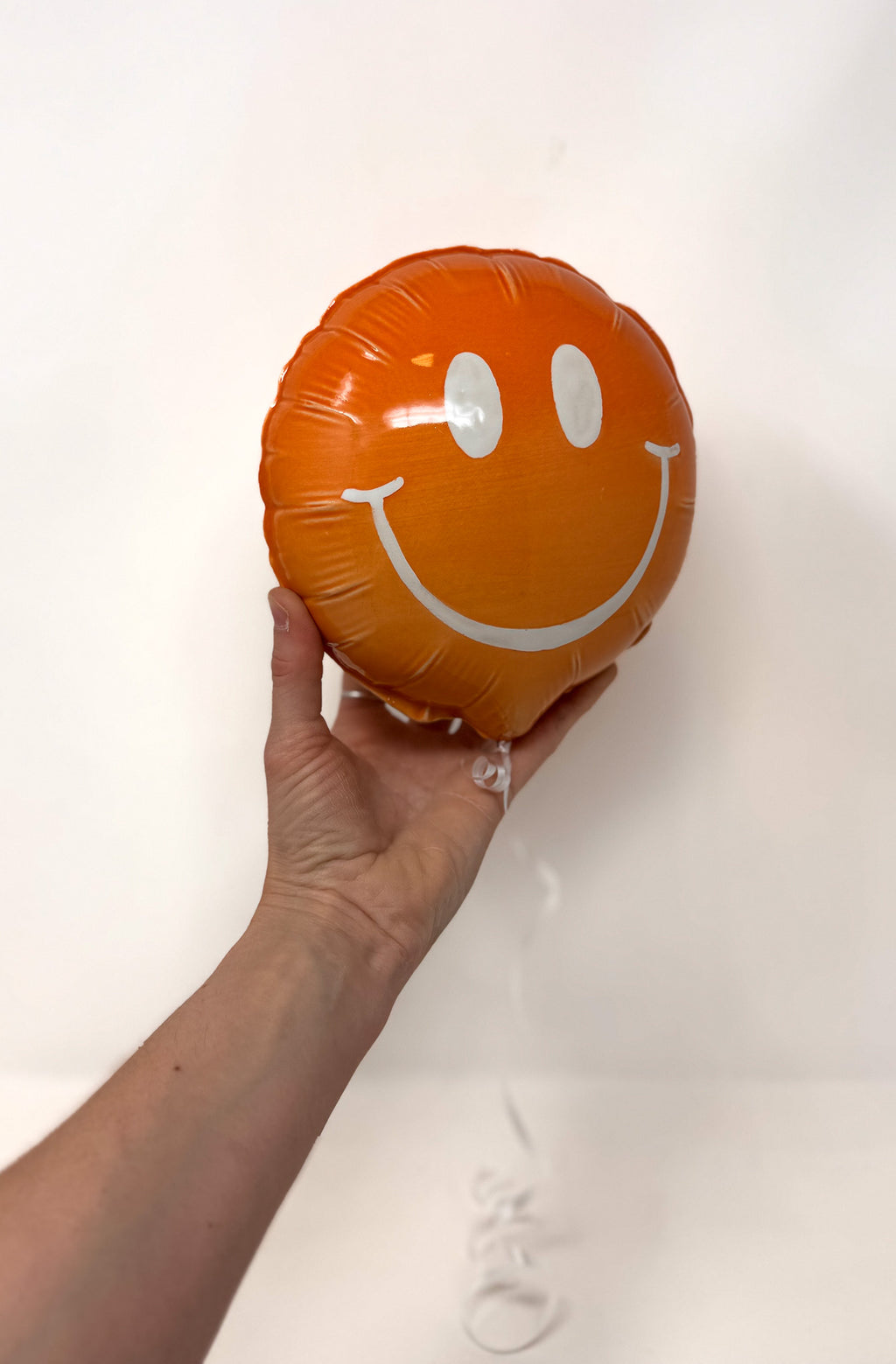 Large Smiley Balloon: Orange Ombre