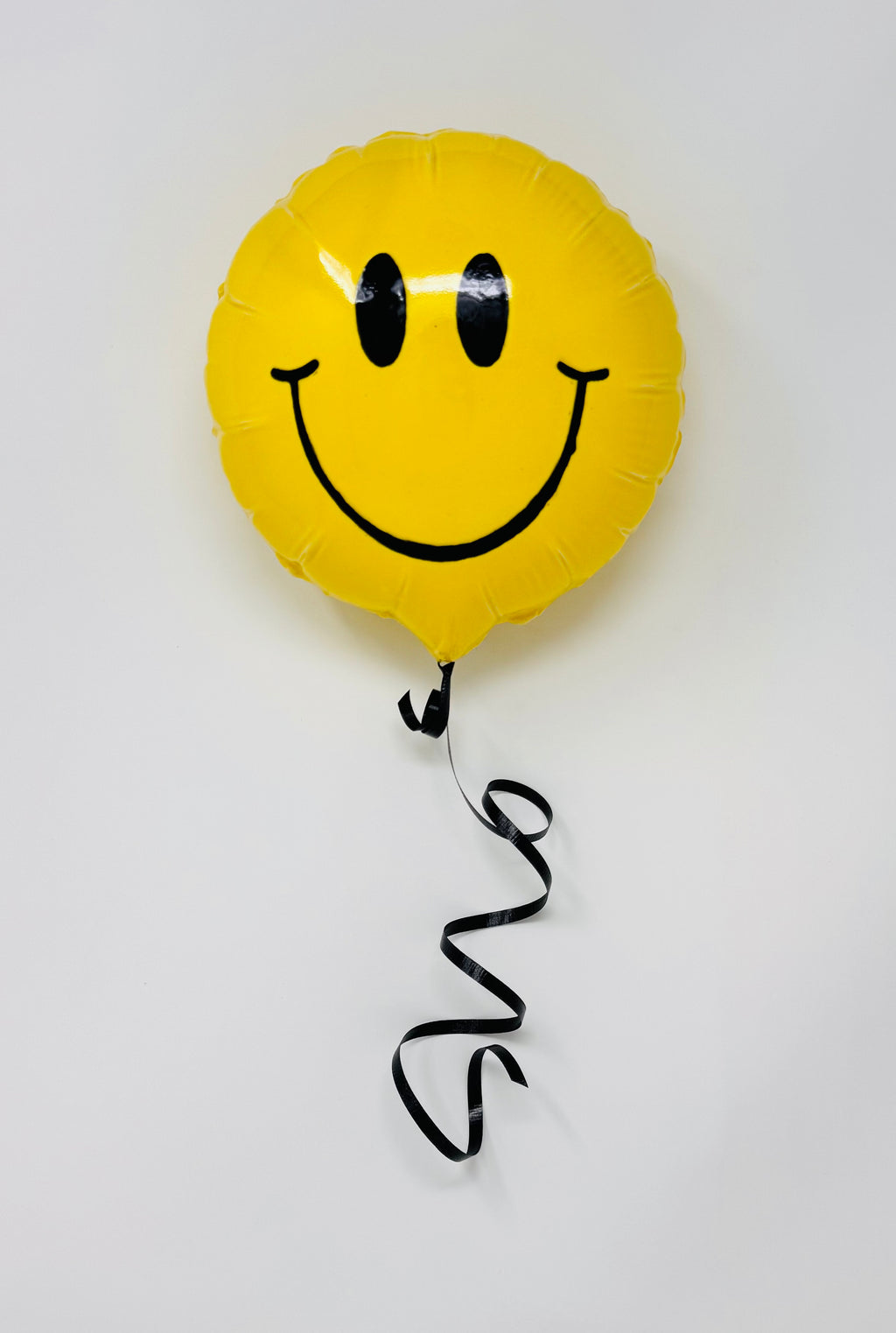 Large Smiley Balloon: Iconic