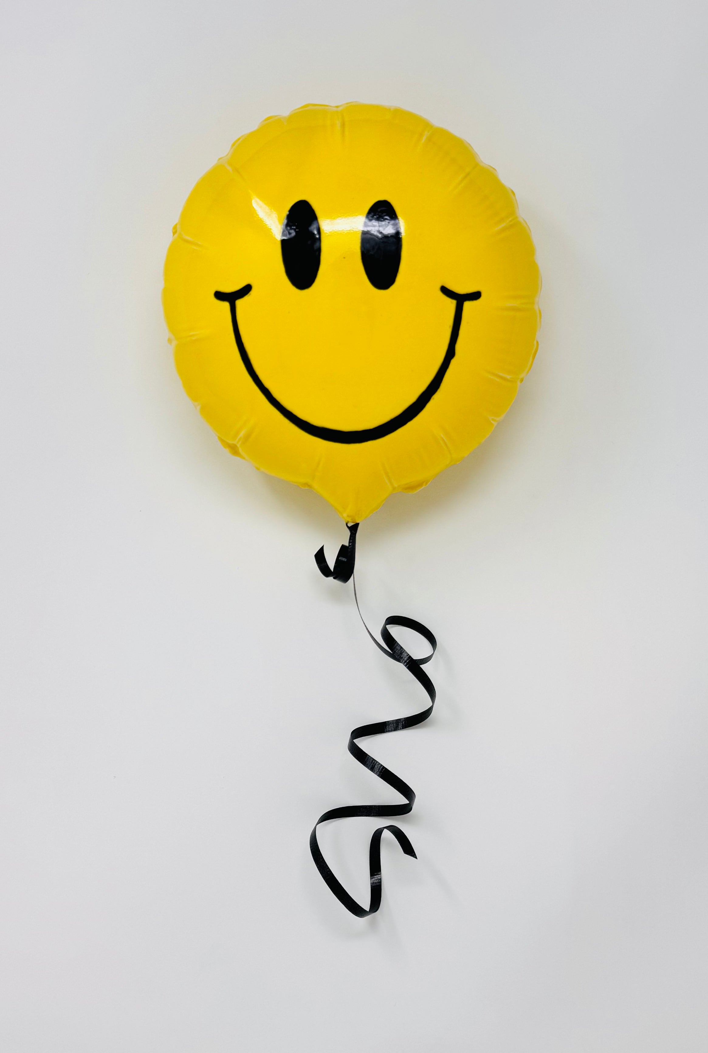 Large Smiley Balloon: Iconic