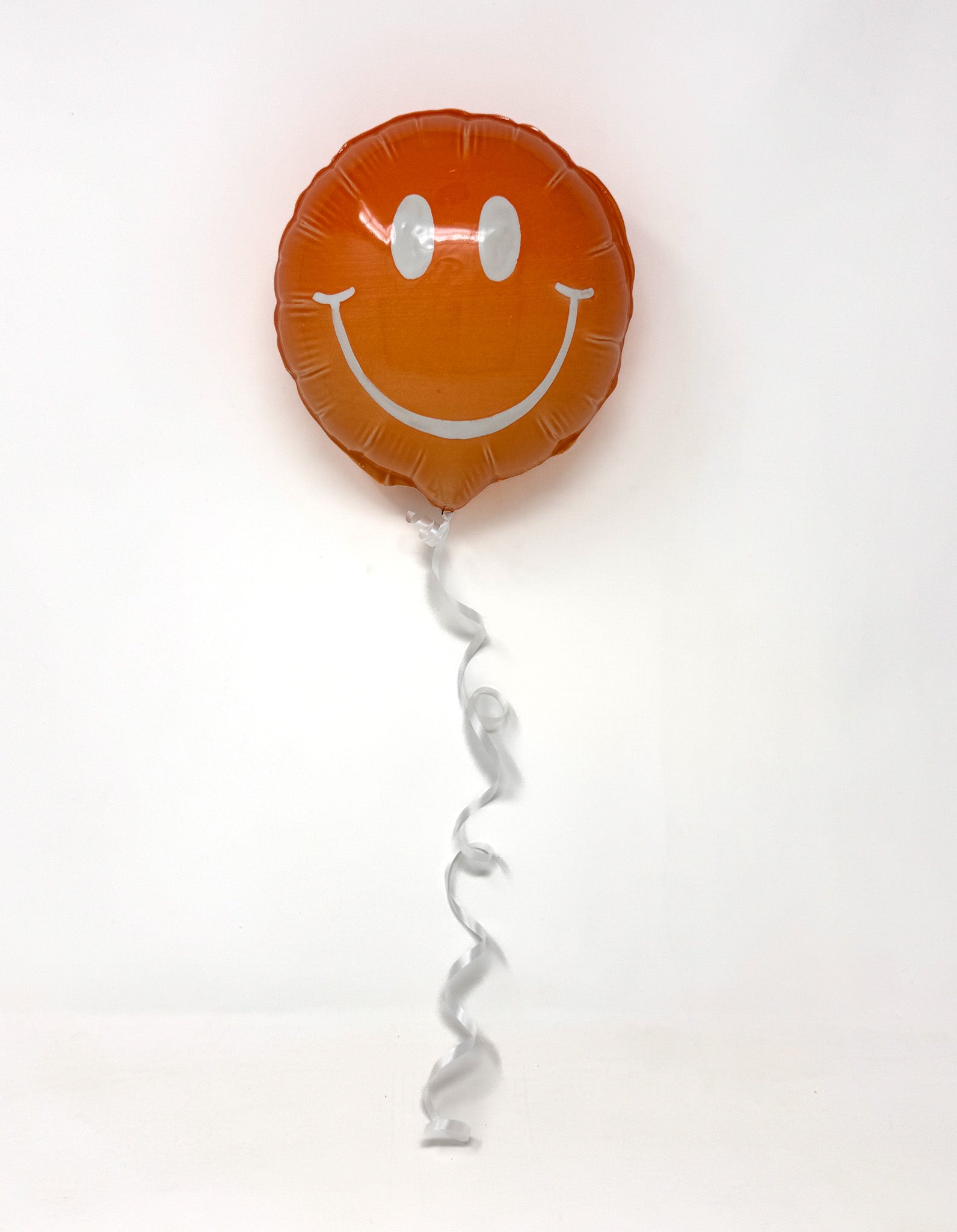 Large Smiley Balloon: Orange Ombre