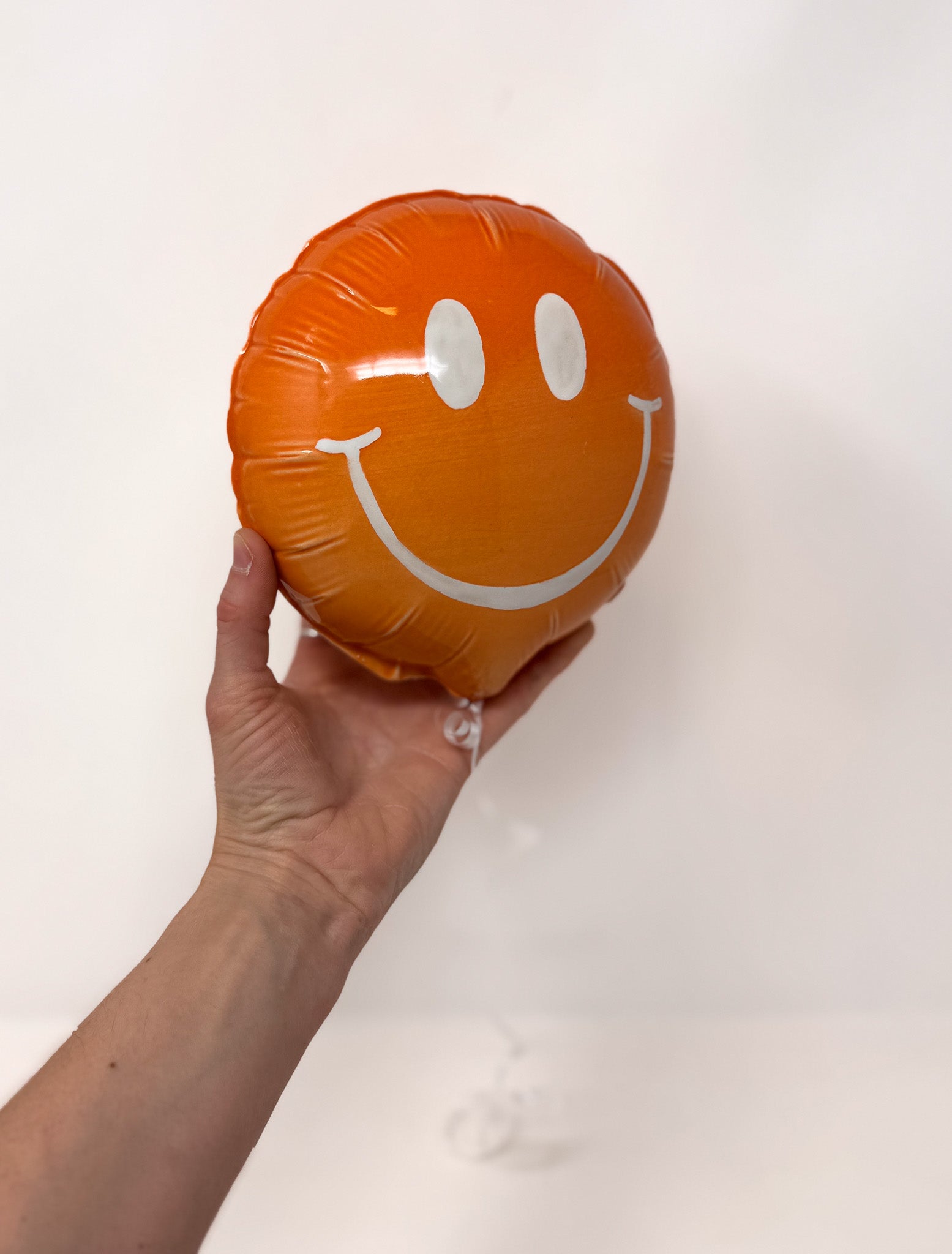 Large Smiley Balloon: Orange Ombre