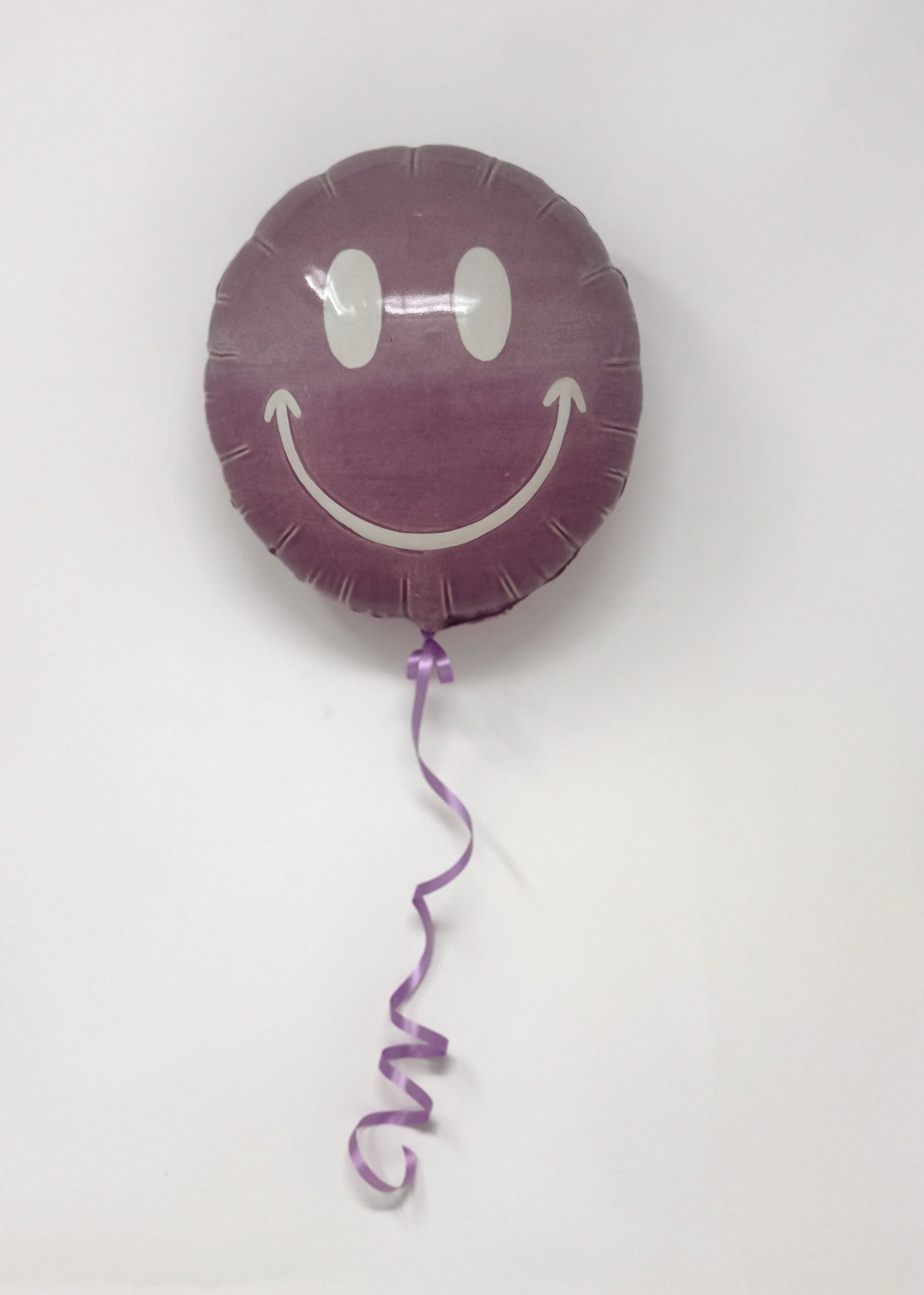 Large Smiley Balloon: Lavender / Violet Ombre