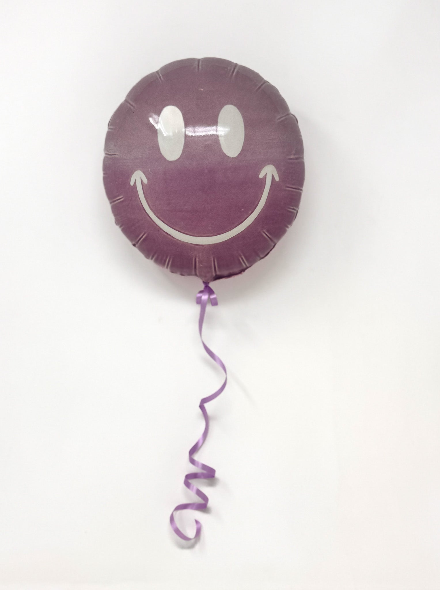 Large Smiley Balloon: Lavender / Violet Ombre